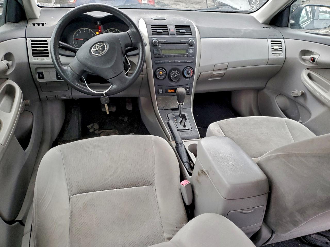Toyota Corolla Base Image 11