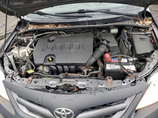 Toyota Corolla Base Image 12