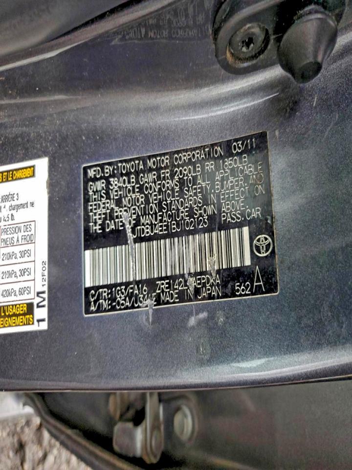 Toyota Corolla Base Image 8