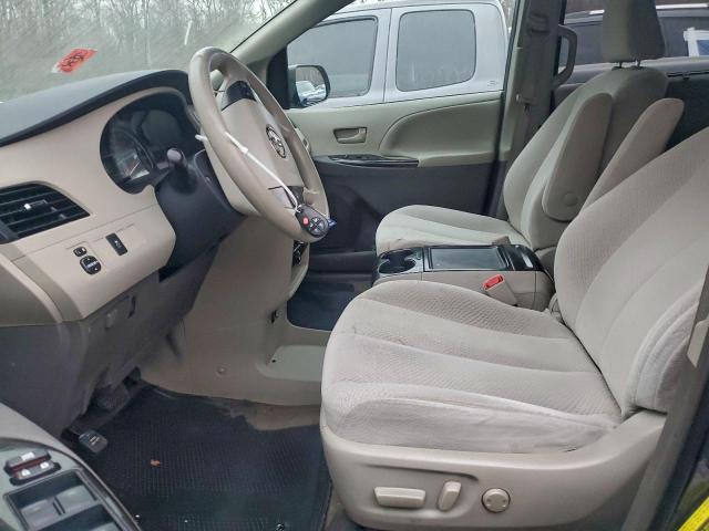 Toyota Sienna Le Image 13