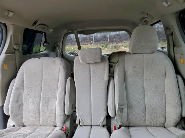 Toyota Sienna Le Image 7