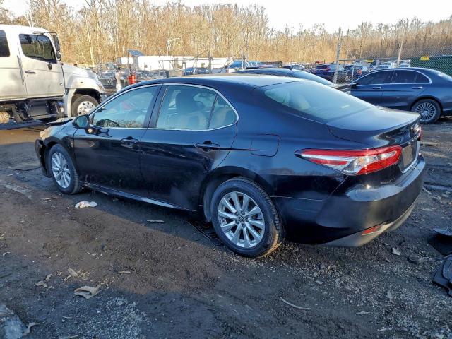 Toyota Camry L Image 4