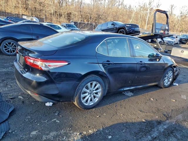 Toyota Camry L Image 3