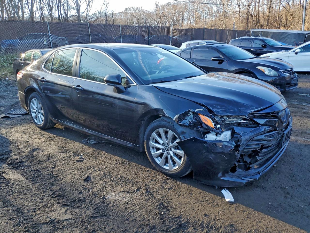 Toyota Camry L Image 9