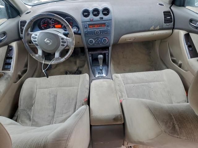 Nissan Altima Base Image 9