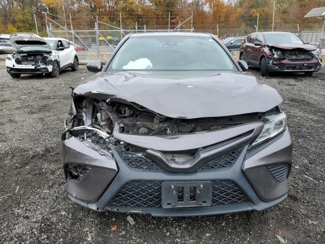 Toyota Camry Se Image 7