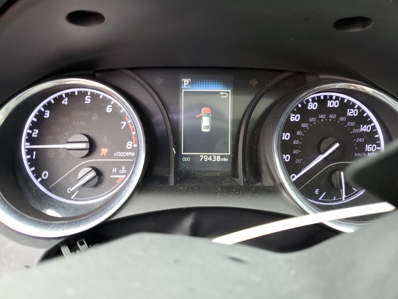 Toyota Camry Se Image 12