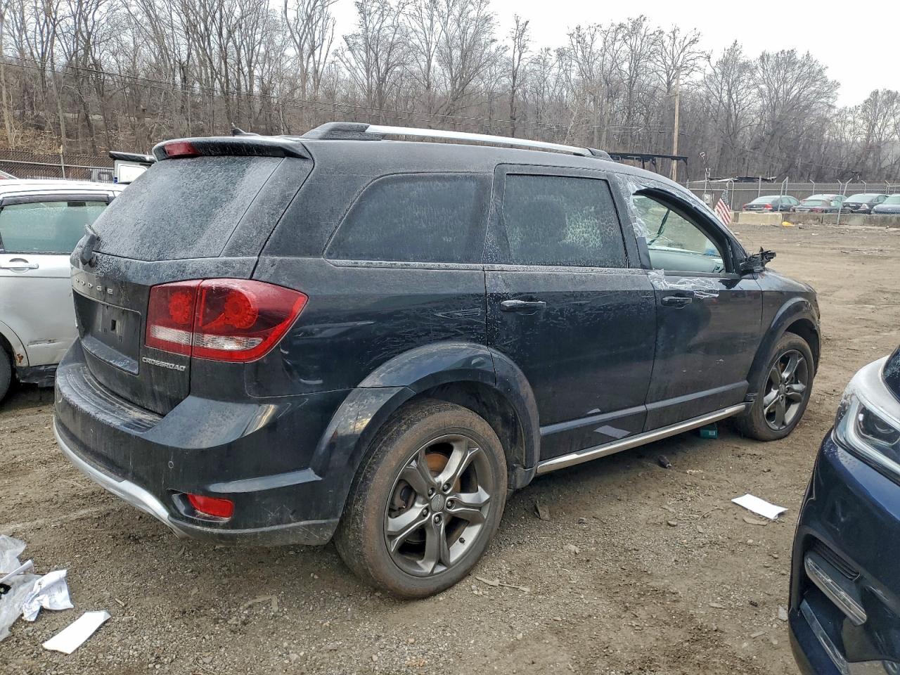 Dodge Journey Crossroad Image 2