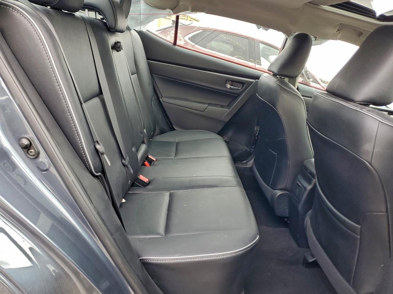 Toyota Corolla L Image 3