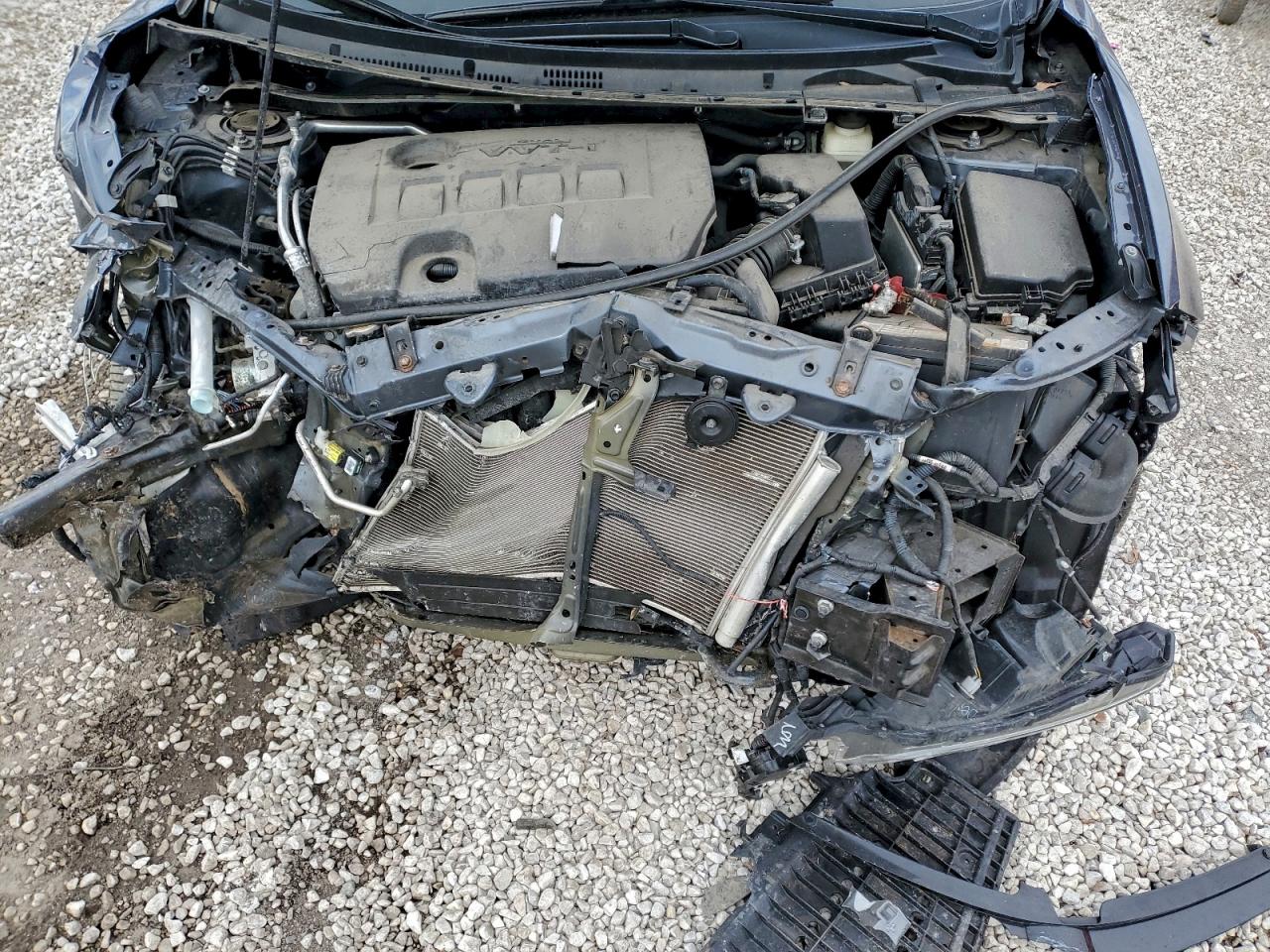 Toyota Corolla L Image 5