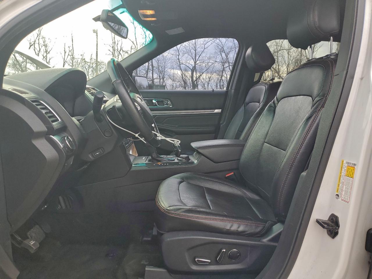 Ford Explorer Sport Image 10