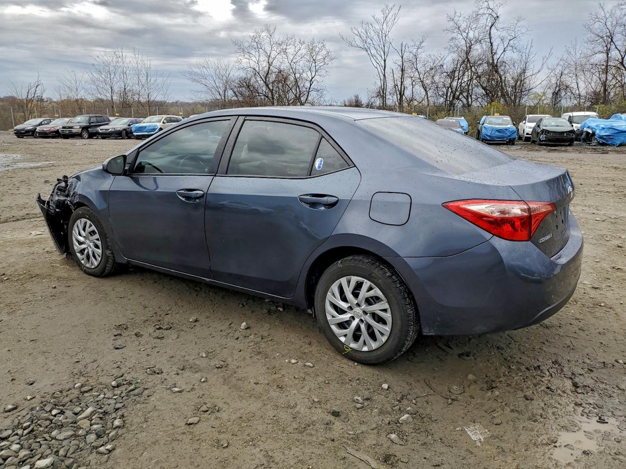 Toyota Corolla L Image 6