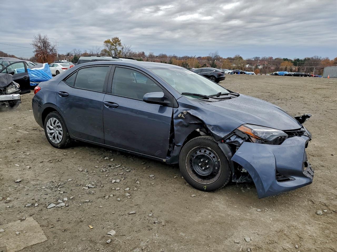 Toyota Corolla L Image 4