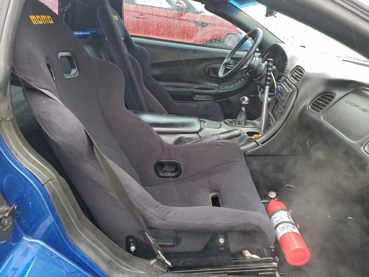 Chevrolet Corvette Image 11