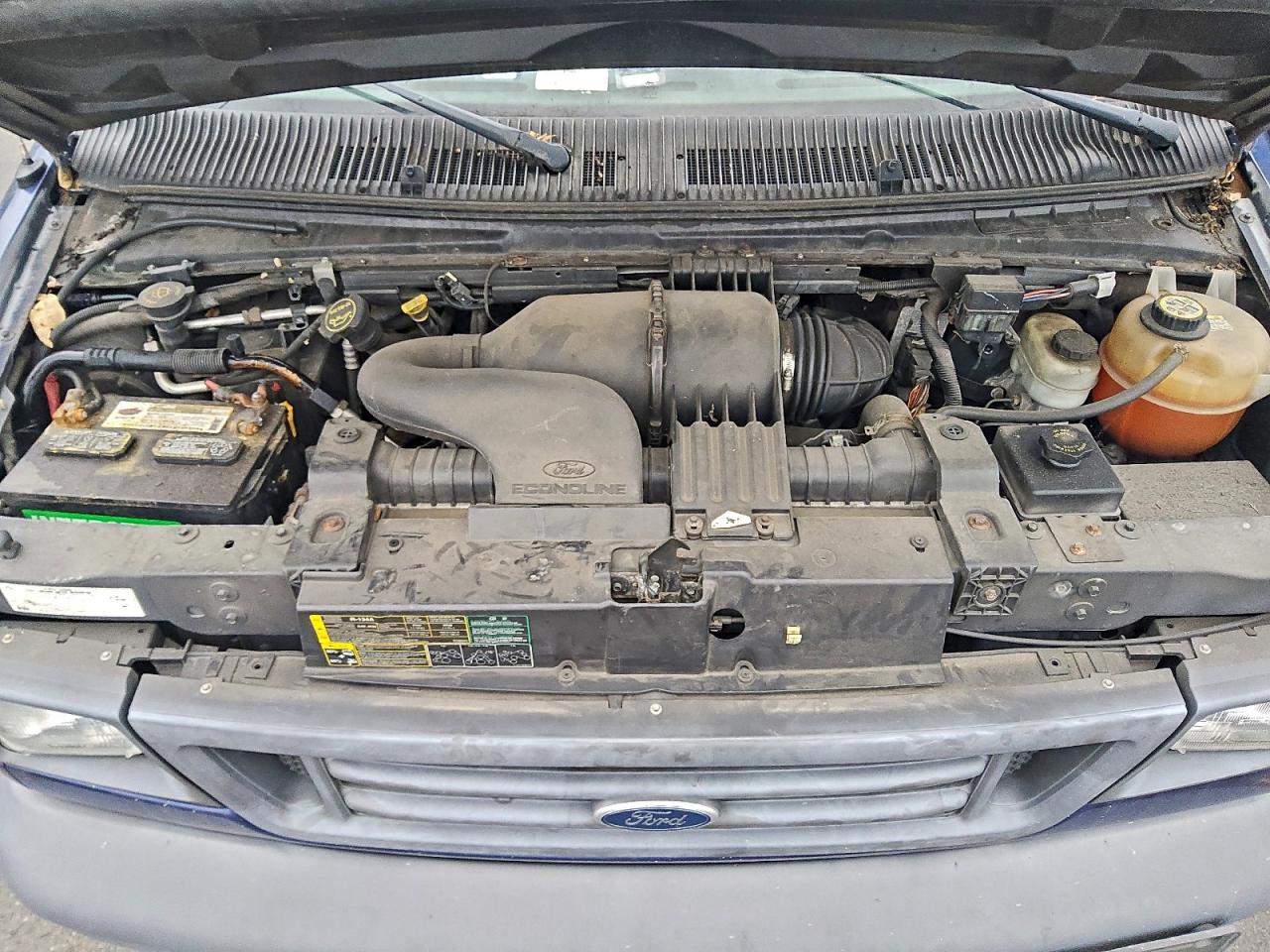 Ford Econoline E250 Van Image 6