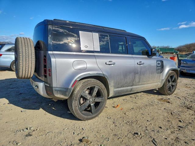Land Rover Defender 110 Se Image 5