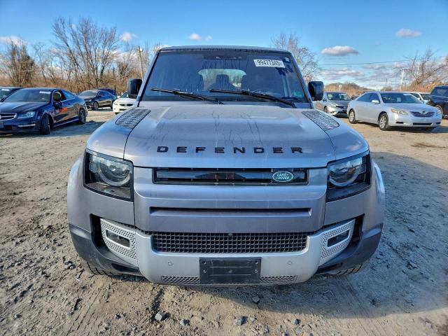 Land Rover Defender 110 Se Image 3