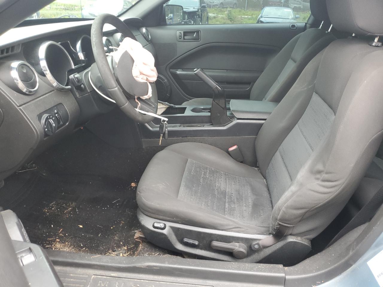 Ford Mustang Image 13