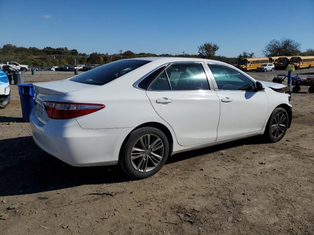 Toyota Camry Le Image 6