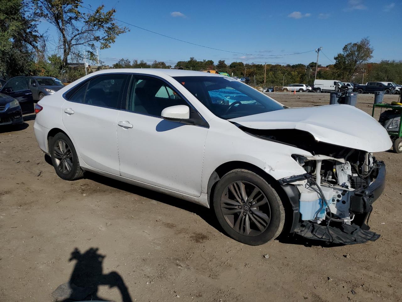 Toyota Camry Le Image 4