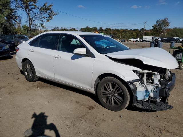 Toyota Camry Le Image 4