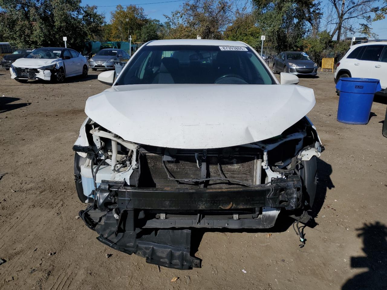 Toyota Camry Le Image 5