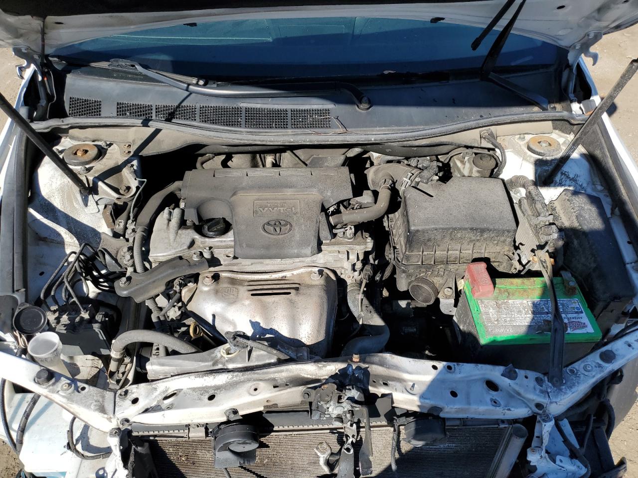 Toyota Camry Le Image 11