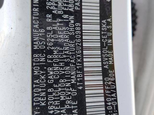 Toyota Camry Le Image 10