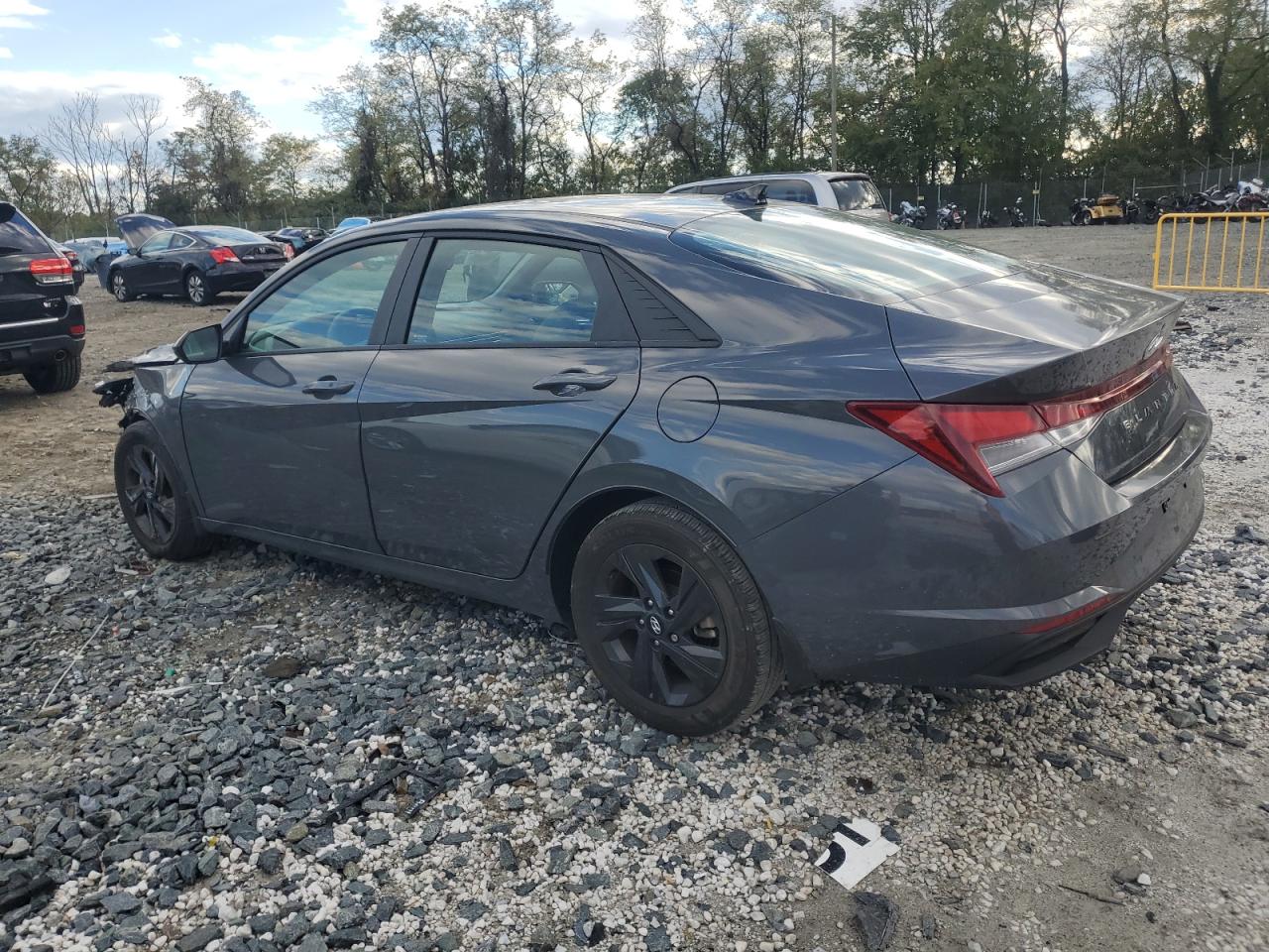 Hyundai ELANTRA Sel Image 12