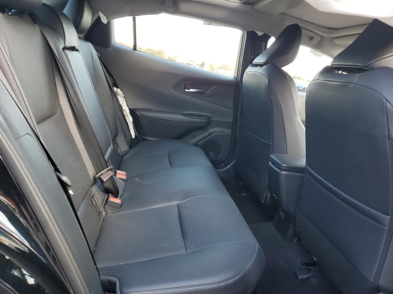 Toyota Prius Le Image 6