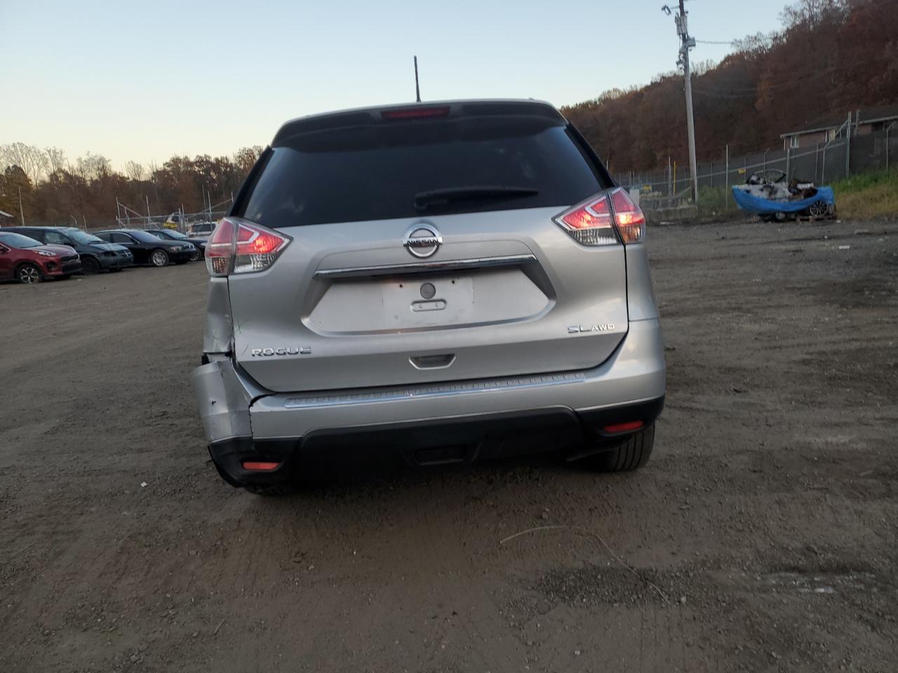 Nissan Rogue S Image 4