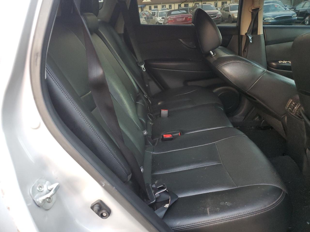 Nissan Rogue S Image 12