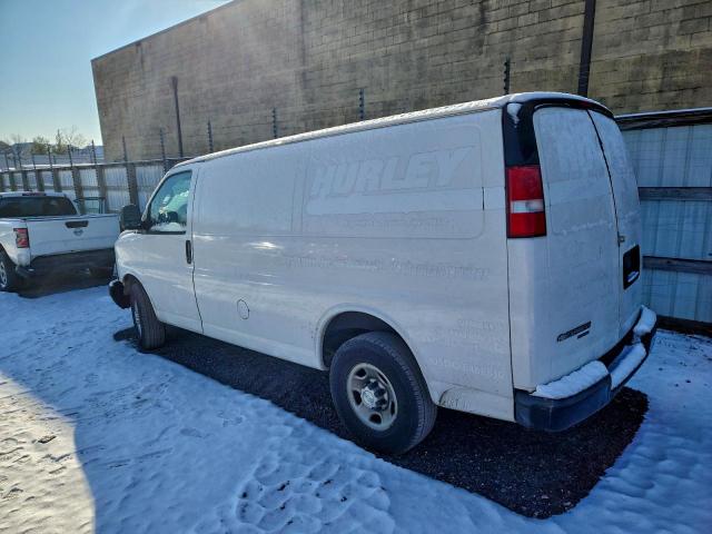 Chevrolet Express Image 4