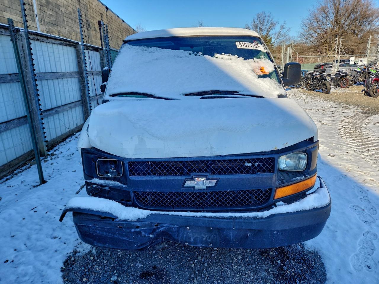 Chevrolet Express Image 5