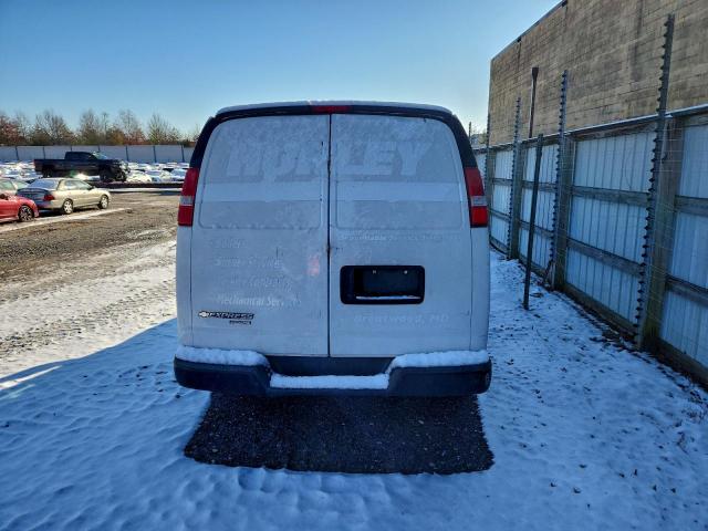 Chevrolet Express Image 7