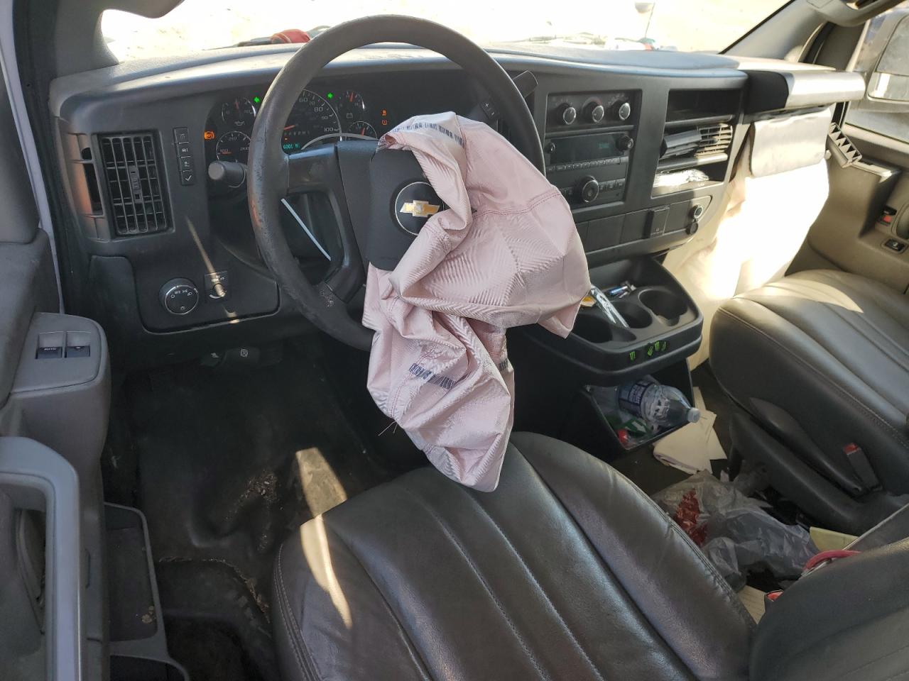 Chevrolet Express Image 10