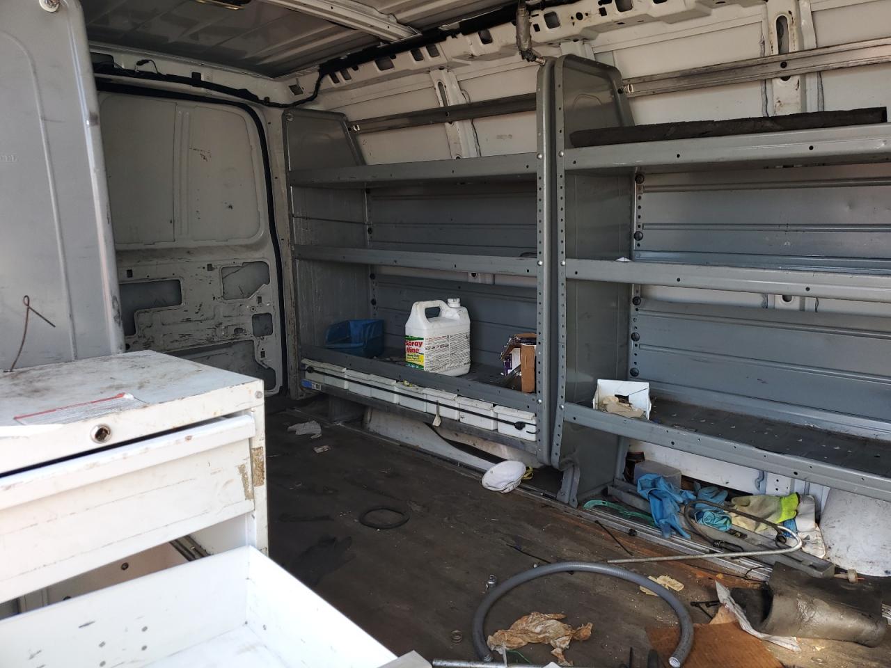 Chevrolet Express Image 11