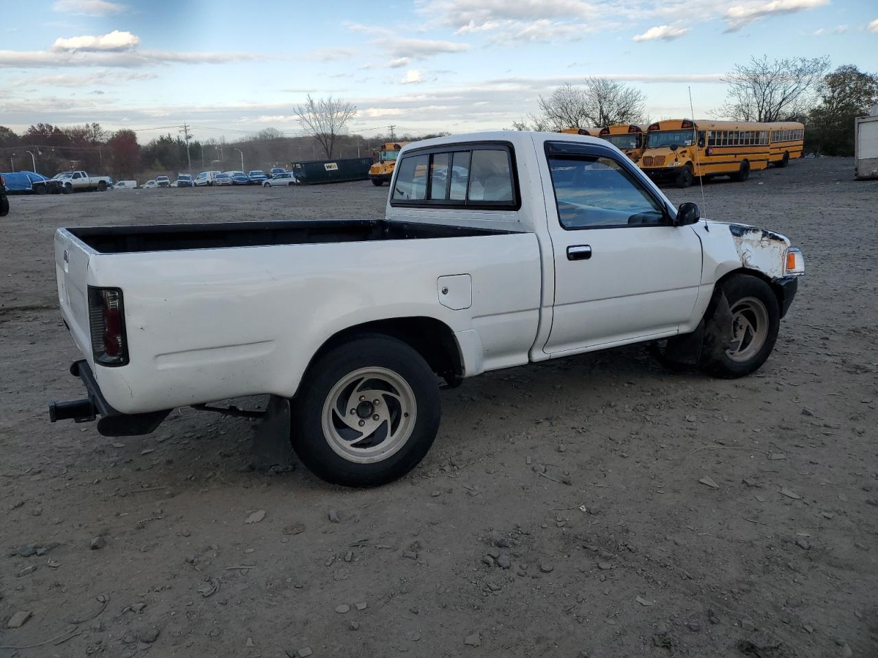 Toyota Pickup 1/2 Ton Short Wheelbase Dlx Image 4