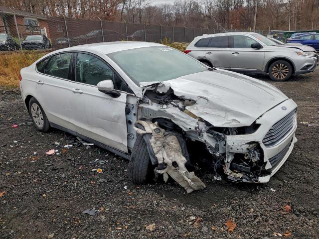 Ford Fusion S Image 12