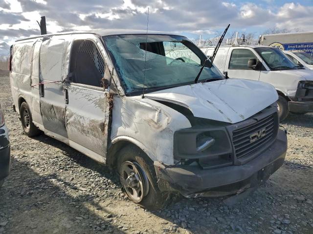 GMC Savana G1500 Image 4