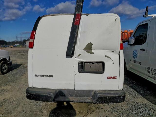 GMC Savana G1500 Image 3