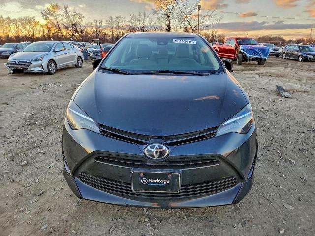 Toyota Corolla L Image 8