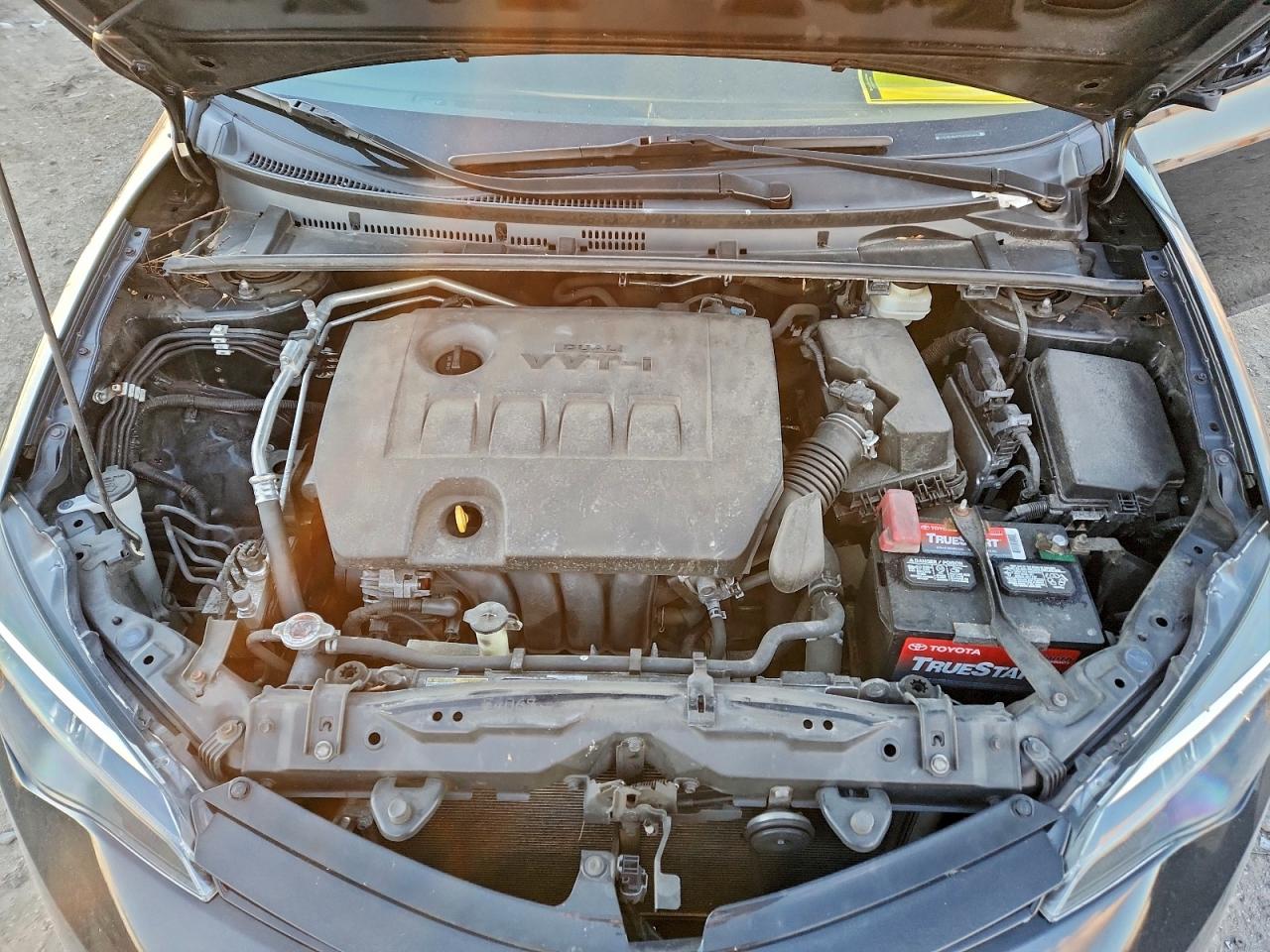 Toyota Corolla L Image 10