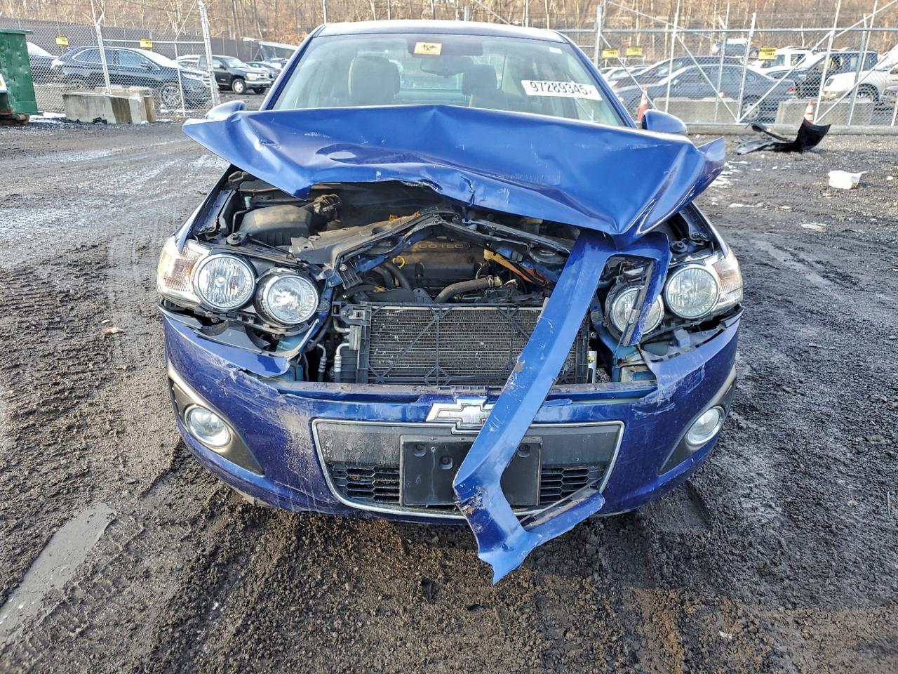 Chevrolet Sonic Lt Image 12