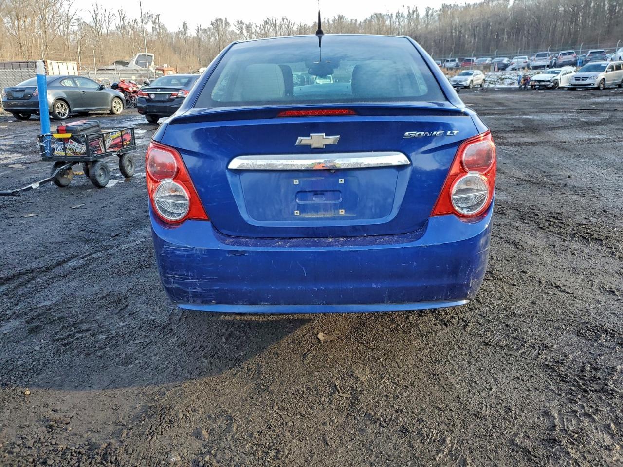 Chevrolet Sonic Lt Image 5