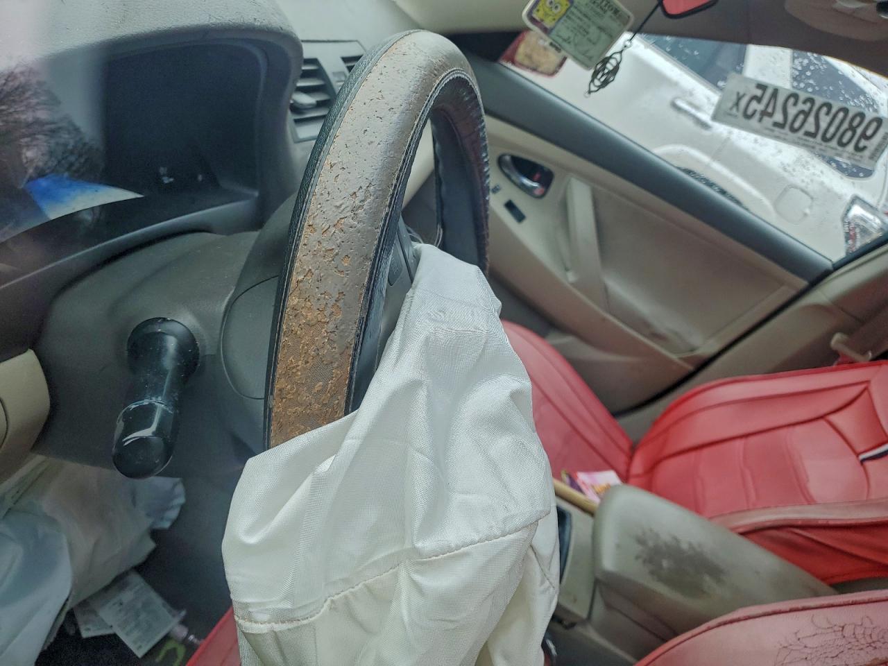 Toyota Camry Ce Image 3