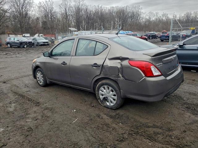 Nissan Versa S Image 3
