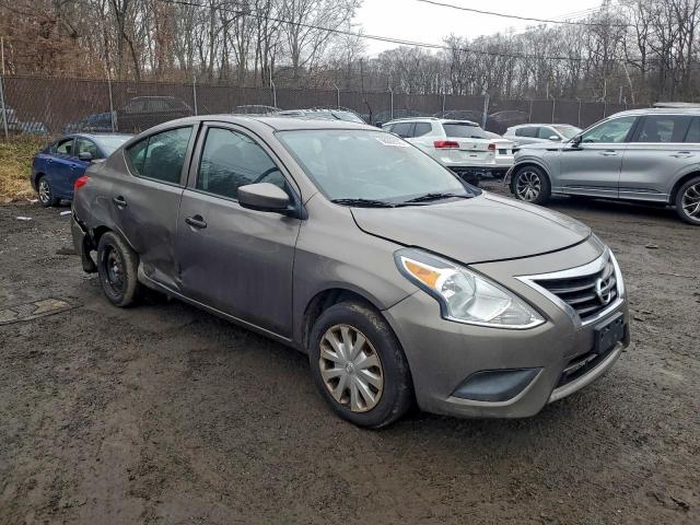 Nissan Versa S Image 4
