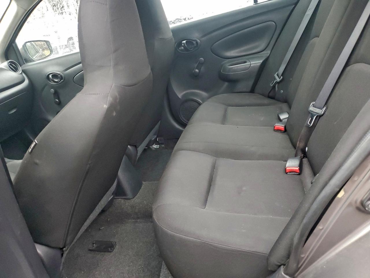 Nissan Versa S Image 9