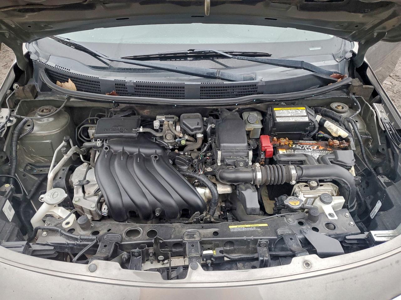 Nissan Versa S Image 6